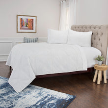 Load image into Gallery viewer, Rizzy Home BQ4834 Maddux Place- Simpson White
