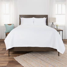 Load image into Gallery viewer, Rizzy Home BQ6049 Parker- White
