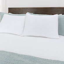 Load image into Gallery viewer, Rizzy Home BQ6049 Parker- White
