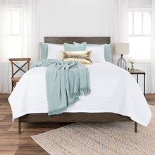 Load image into Gallery viewer, Rizzy Home BQ6049 Parker- White
