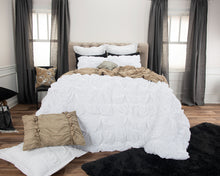 Load image into Gallery viewer, Rizzy Home BT1081 Day Dream
