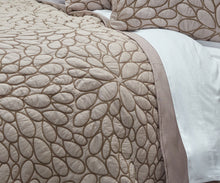 Load image into Gallery viewer, Rizzy Home BT1571 Petal Blush
