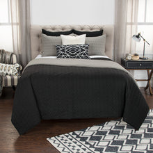 Load image into Gallery viewer, Rizzy Home BT1779 Urban Mesh Black
