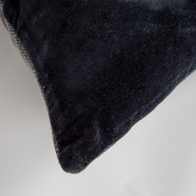 Load image into Gallery viewer, Rizzy Home T17895 22&quot;X22&quot;
