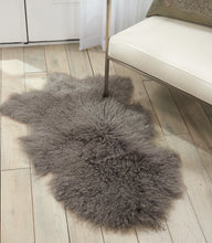 Load image into Gallery viewer, Mina Victory Couture Free Form Tibetan Lamb Silver Grey Throw Rug PR130 3&#39;X 5&#39;
