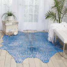 Load image into Gallery viewer, Mina Victory Crocodile Print Blue/Silver Couture Rug BR700 5&#39;X7&#39;
