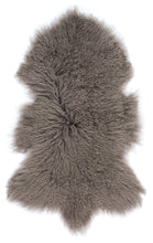 Load image into Gallery viewer, Mina Victory Couture Free Form Tibetan Lamb Silver Grey Throw Rug PR130 5&#39;X7&#39;
