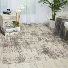 Load image into Gallery viewer, Michael Amini Gleam MA602 Grey and White 4&#39;x6&#39; Area Rug MA602 Ivory/Grey
