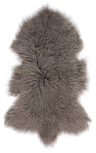 Load image into Gallery viewer, Mina Victory Free Form Tibetan Lamb Silver Grey Couture Rug PR130 2&#39;X3&#39;
