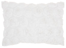 Load image into Gallery viewer, Mina Victory Life Styles Denim Roses White Throw Pillow L0163 14&quot;X20&quot;
